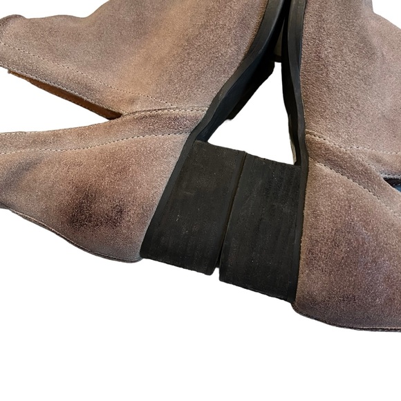 Jeffrey Campbell Muskrat Cut Out Slip on Bootie, Sz 7 - Picture 12 of 16